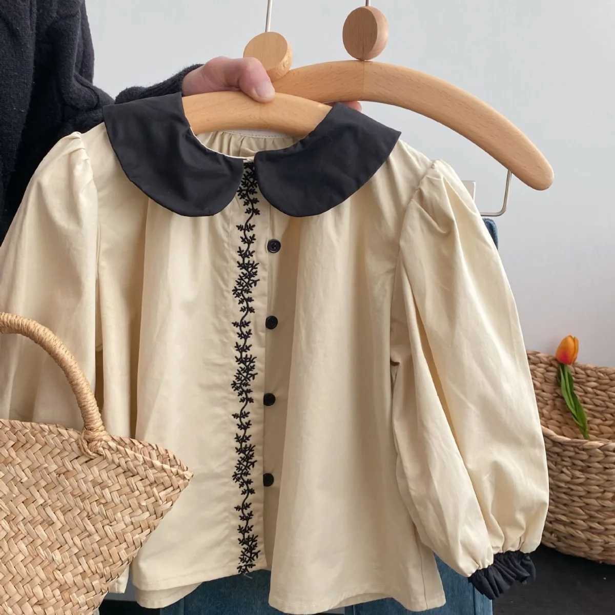Blouses Girls Doll Collar Shirt Spring Season New Forest Baby Children Clothing Fashion Embroidery Shirt Simple Pocket Y240906