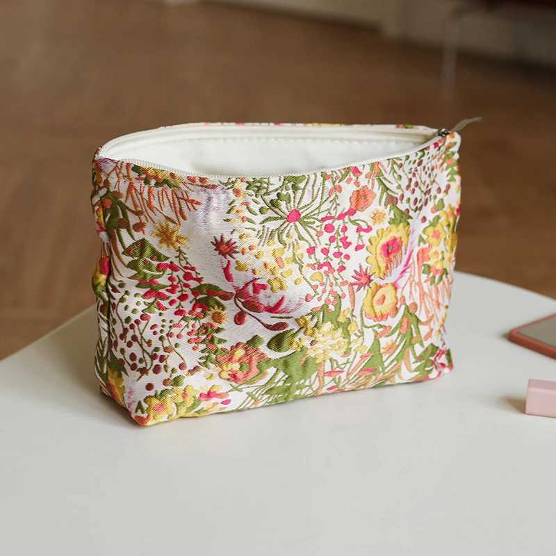 DJDF Womens Makeup Bag Green Seaweed Skincare Products Large Capacity Storage Bag Portable Travel Makeup Bag Coin Wallet W240905