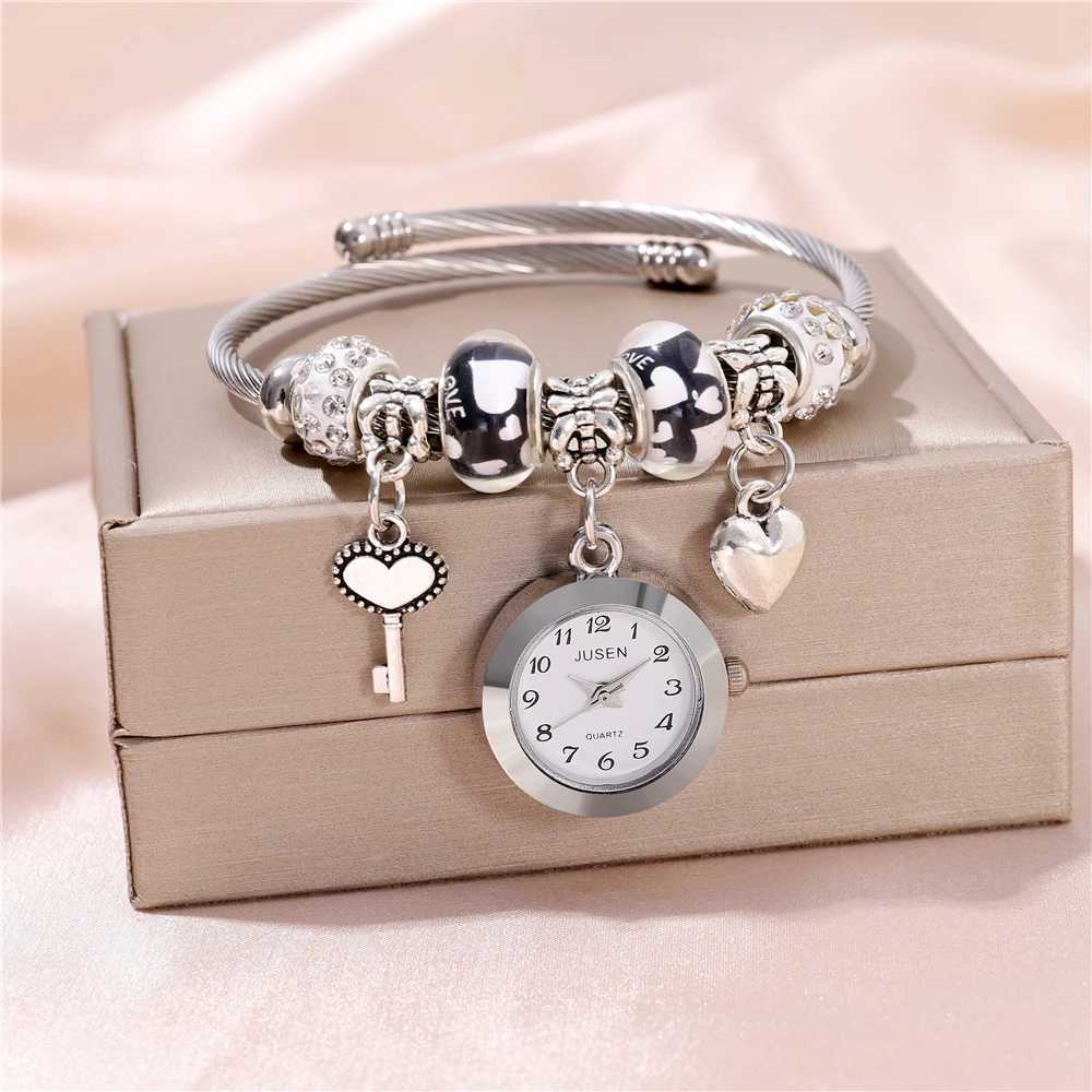 Fashion Love Pendant Womens Bracelet Watch W240902