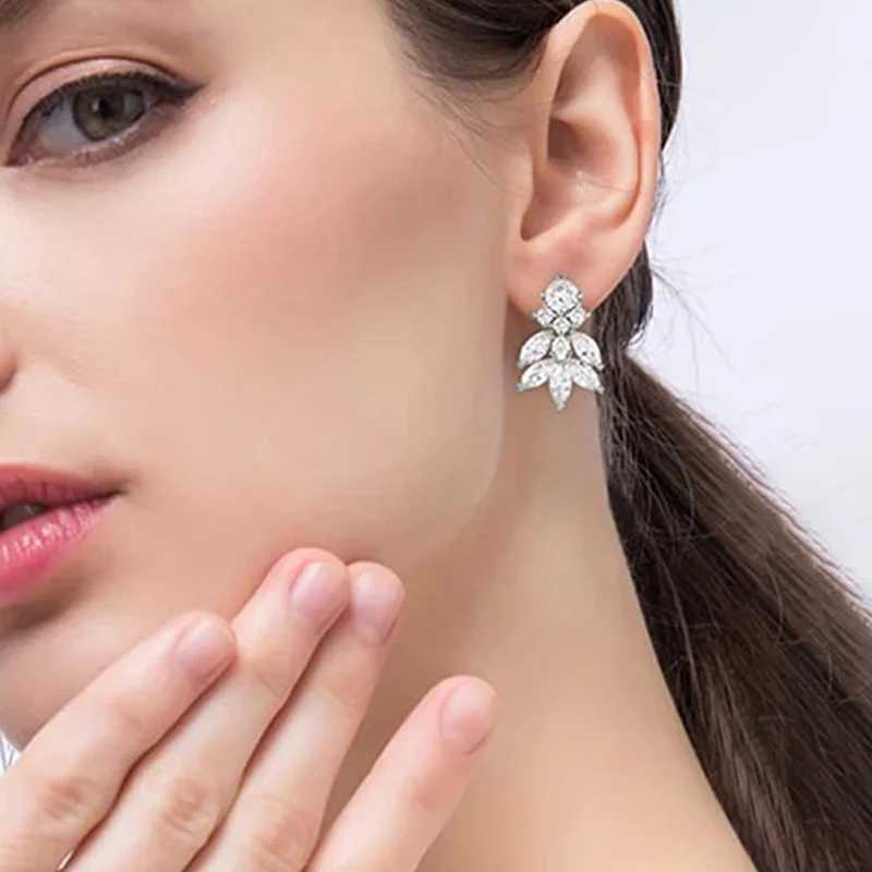 Huitan Fashion Bright Zirconia Perforated Earrings Womens Engagement Jewelry Luxury Gold/Silver Accessories W240803