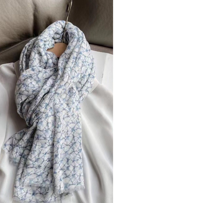 Small floral scarf, versatile silk scarf for photography in scenic spots, the same super soft skin friendly fabric, elegant and wind-driven large shaw