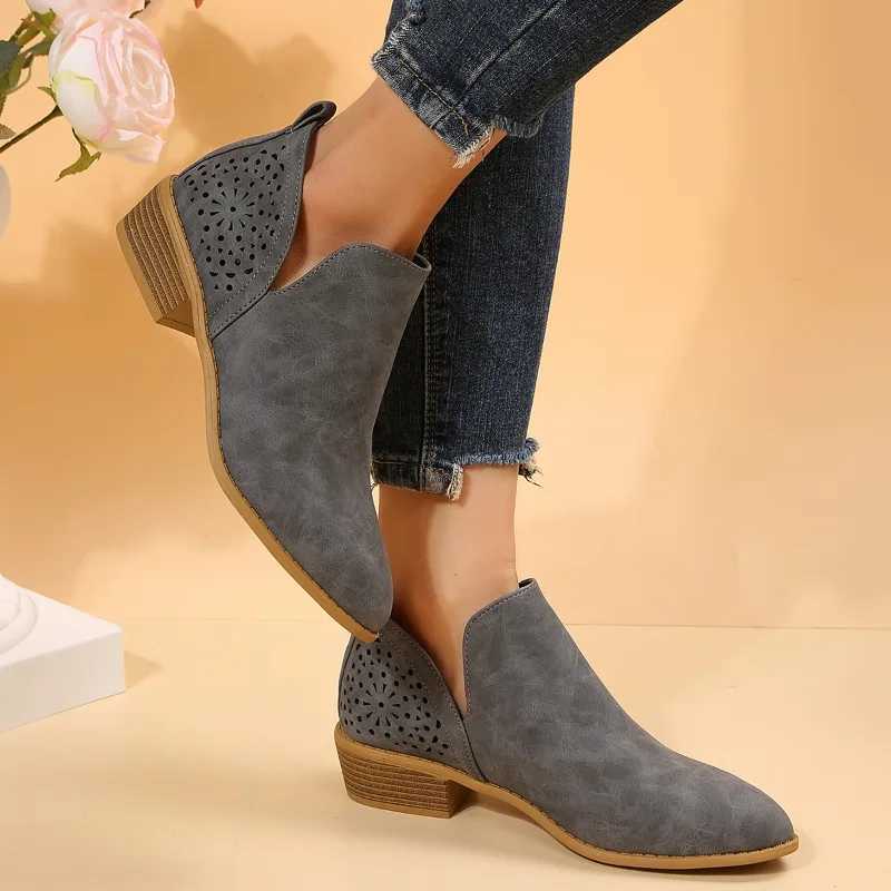 Womens casual leather Moccasin Loafer stylish elegant and comfortable office sliding large-sized sole pump CL240906