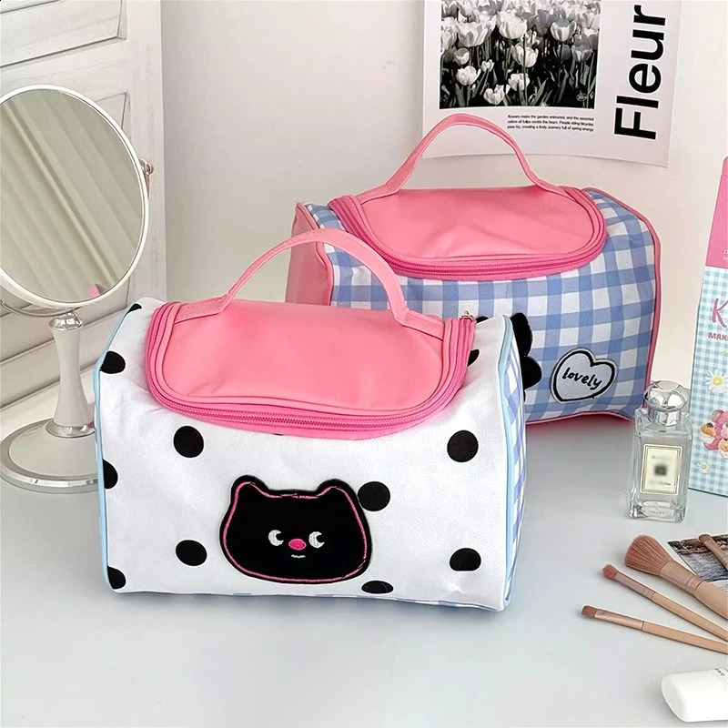 Cartoon makeup bag portable storage large capacity washing womens toilet cover 240906