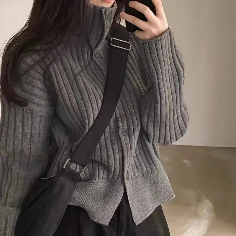 French retro grey high neck womens sweater jacket autumn and winter lazy soft advanced style beautiful appearance 240905