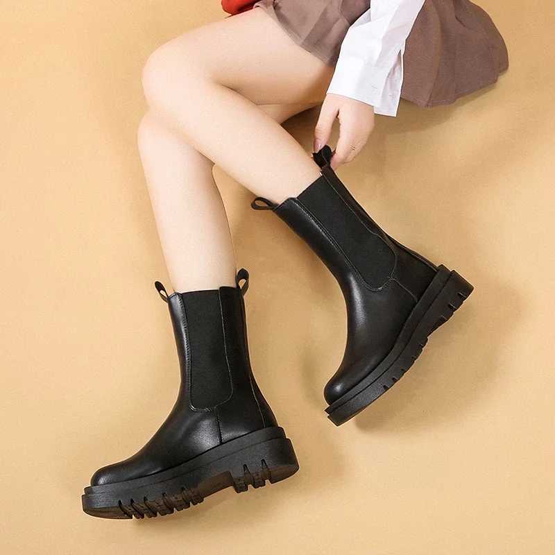 Womens Chelsea Boots Spring New Black Mid Ankle Flat Platform Womens Shoes Full Match Classic Compact Fashion Round Head Shoes CL240907