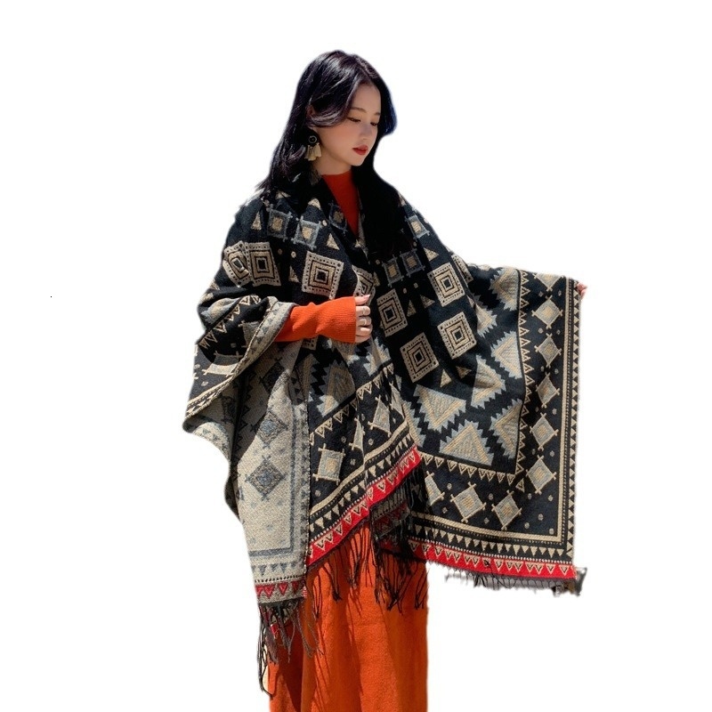 Great Northwest Ethnic Tourism Wear a Yunnan Grassland Desert Super Warm Cape Xizang