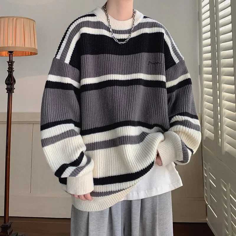 Striped Color Blocking Sweater Mens Winter 2022 New Loose Fit Jogging Knitted Top Thickened Trendy Brand Line Clothes Jacket Y240906