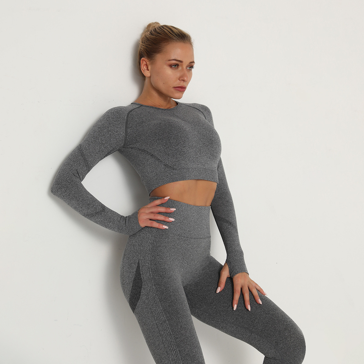 Internet famous seamless suit, high elastic pleated quick drying long sleeved fitness yoga suit top