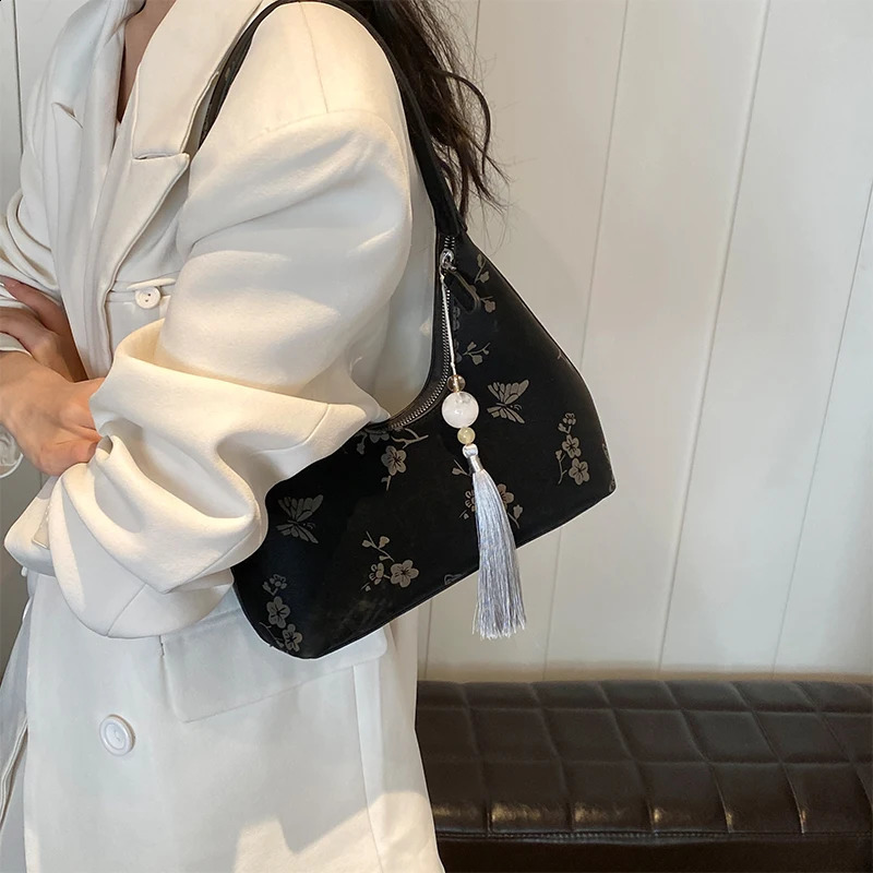 Soft fabric black mysterious dignified atmosphere suitable for a variety of female friends and gorgeous bags 240906