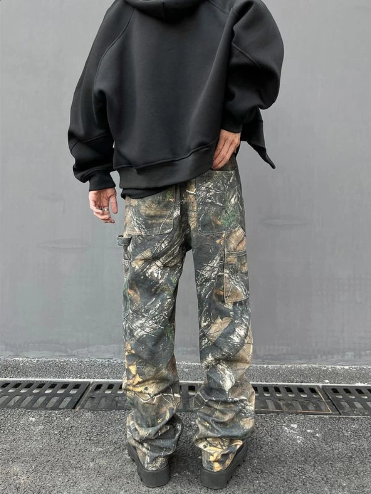 American tree patterned camouflage jeans suitable for men wearing loose fitting Harajuku straight tube printed trendy hiphop pants both and women 2409