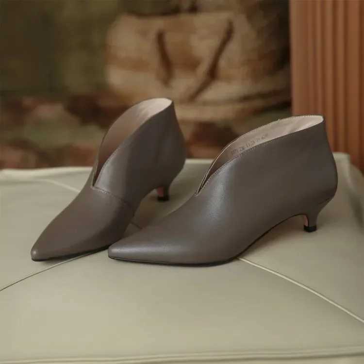 2024 European New Womens Ankle Boots Autumn/Winter Shoes Nude Botas Pointed Toe Womens Low Cat Shoes CL240906