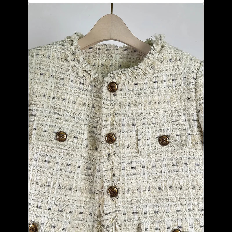 Women Small Fragrant Tweed Quilted Coats Winter High Quality Elegant Thick Warm Round Neck Tassels Casual French Fashion Jacket 240904