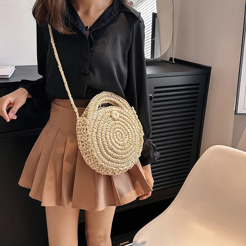 Straw round shoulder bag 2024 summer Hawaii handwoven straw holiday beach womens handbag 240906