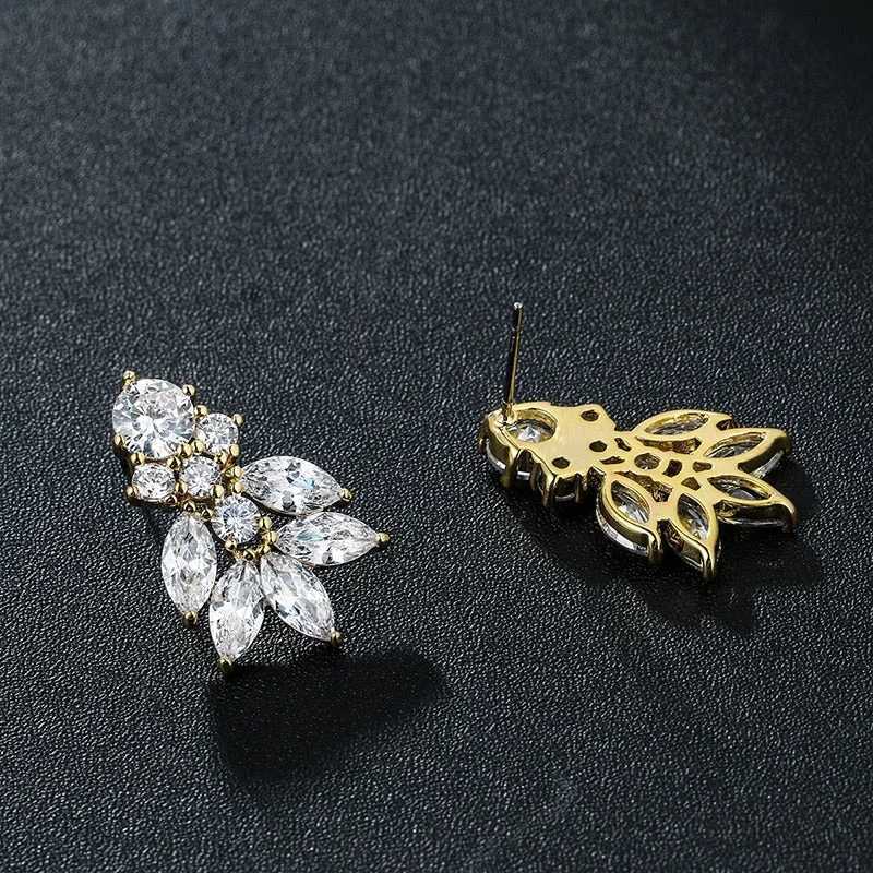 Huitan Fashion Bright Zirconia Perforated Earrings Womens Engagement Jewelry Luxury Gold/Silver Accessories W240803