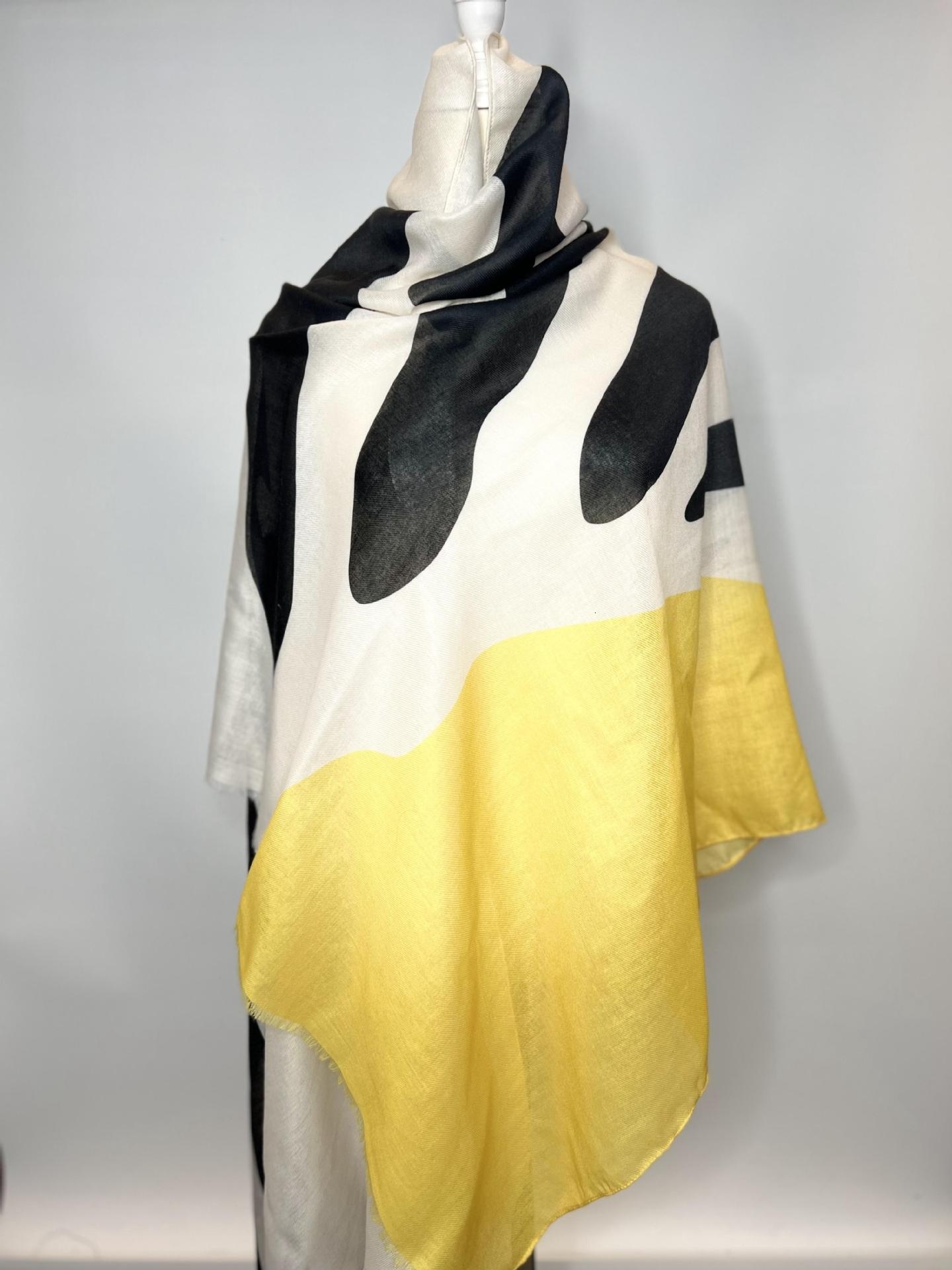 Zebra patterned cotton and linen versatile fashionable printed large scarf, soft shawl, sun protection decoration, animal pattern detachable scarf