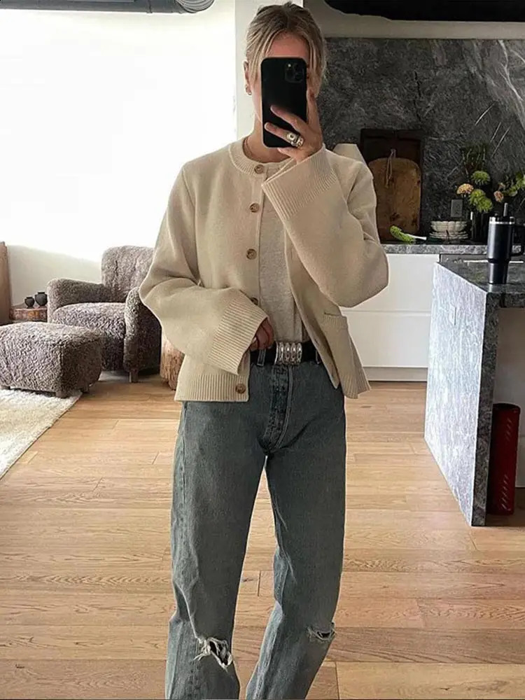 Elegant womens solid knit pocket cardigan stylish Oneck long sleeved sweater single chest ultrathin office ladies 240905