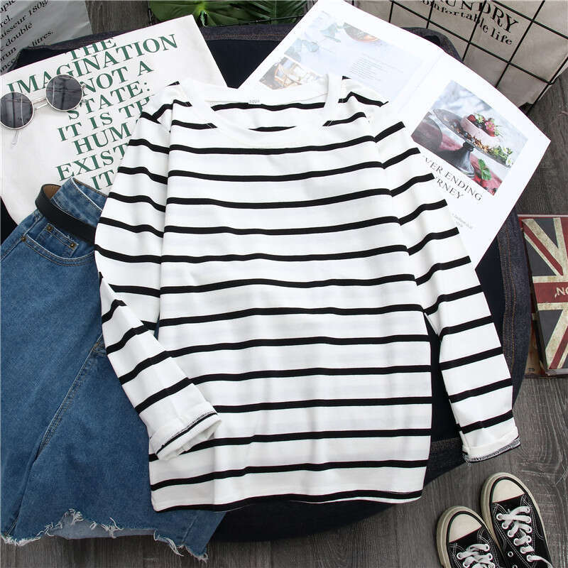 Versatile classic striped long sleeved t-shirt for womens loose Korean base shirt