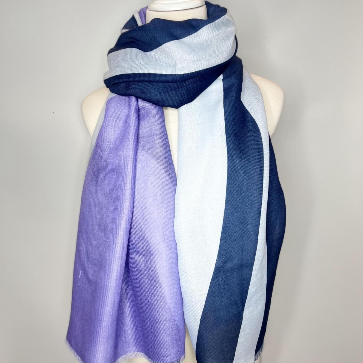 Zebra patterned cotton and linen versatile fashionable printed large scarf, soft shawl, sun protection decoration, animal pattern detachable scarf