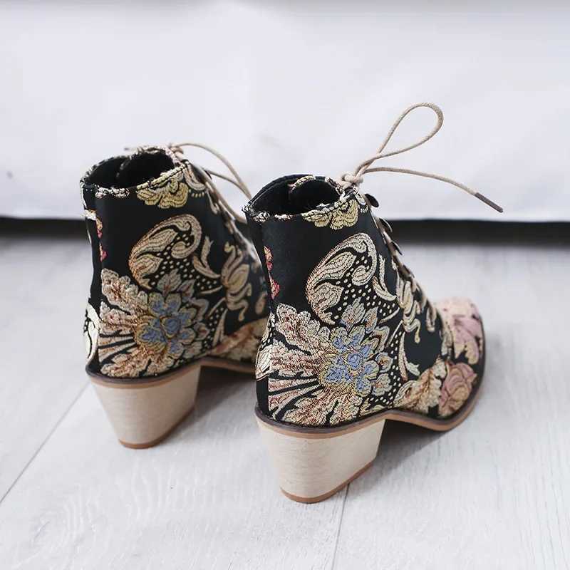 Ethnic Womens Boots 2024 Spring/Summer Embroidered Dot Toe Platform High Heels Womens Fashion Ankle Boots Botas De Mujer CL240906