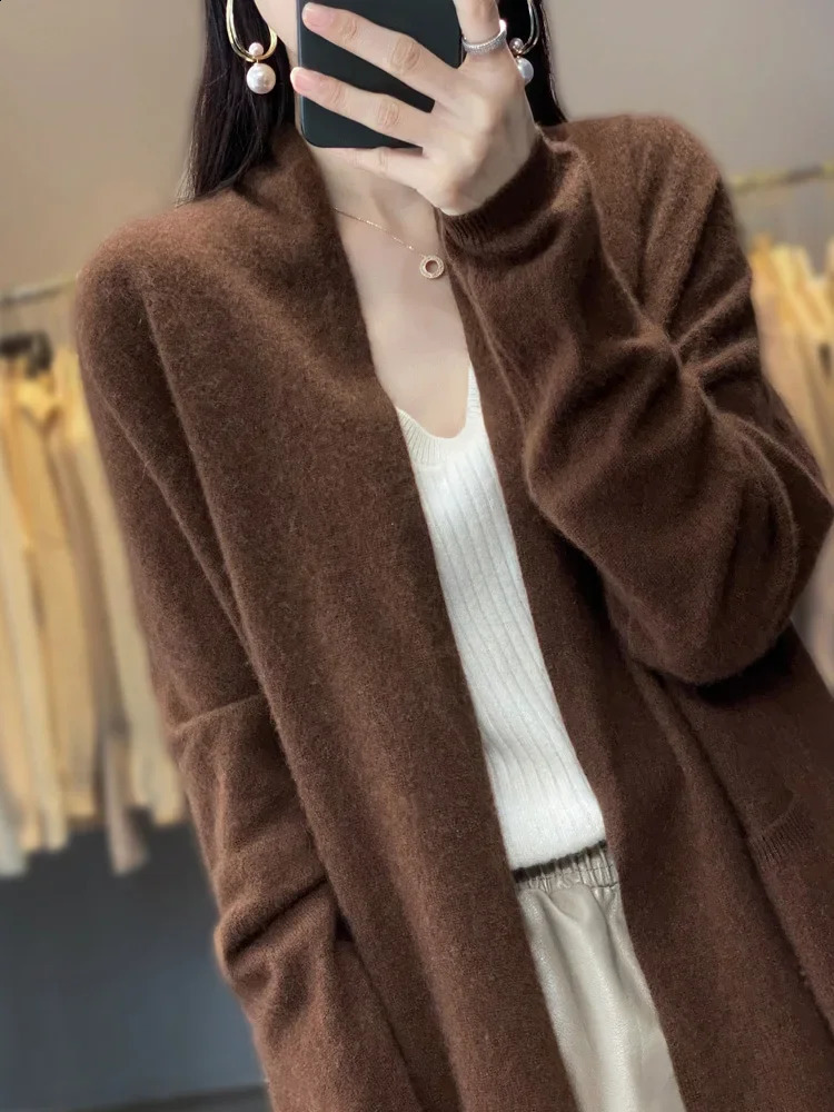100% Merino wool autumn womens cardigan long sleeved sweater solid color loose warm knit fashionable jacket E1599 240905