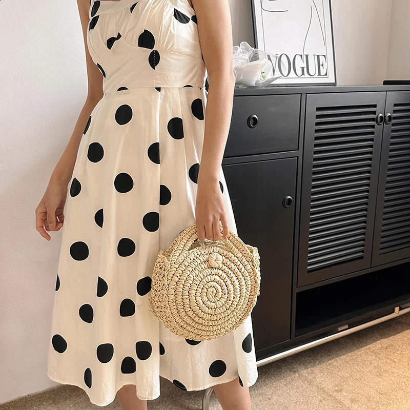 Straw round shoulder bag 2024 summer Hawaii handwoven straw holiday beach womens handbag 240906