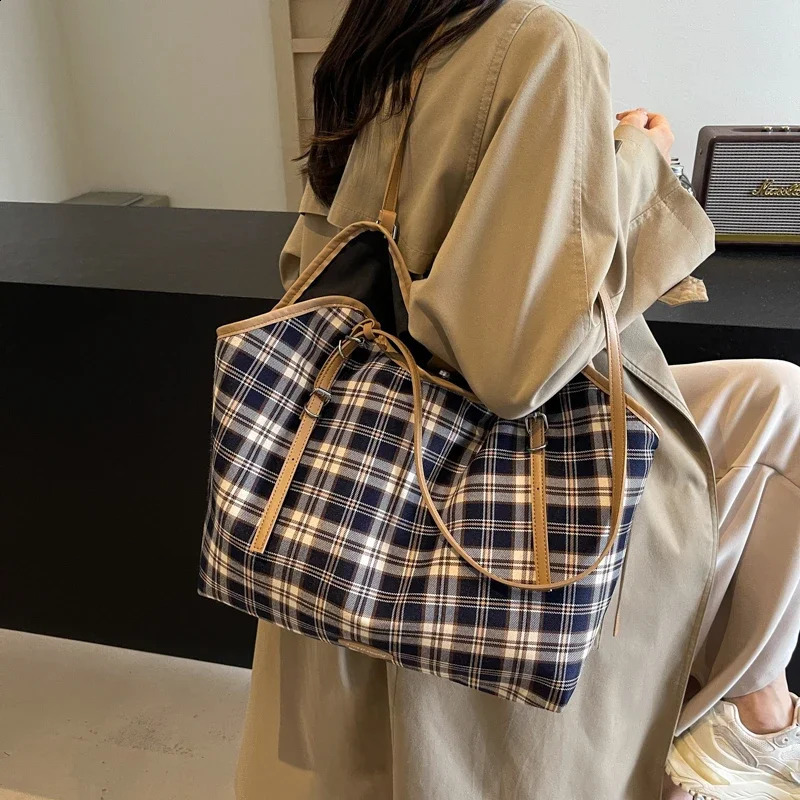 Plain casual canvas womens bag fashionable shoulder bag large capacity Versatile womens bag Bolso De Mujer 240903