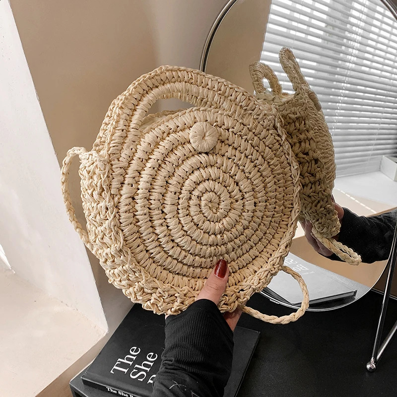 Straw round shoulder bag 2024 summer Hawaii handwoven straw holiday beach womens handbag 240906