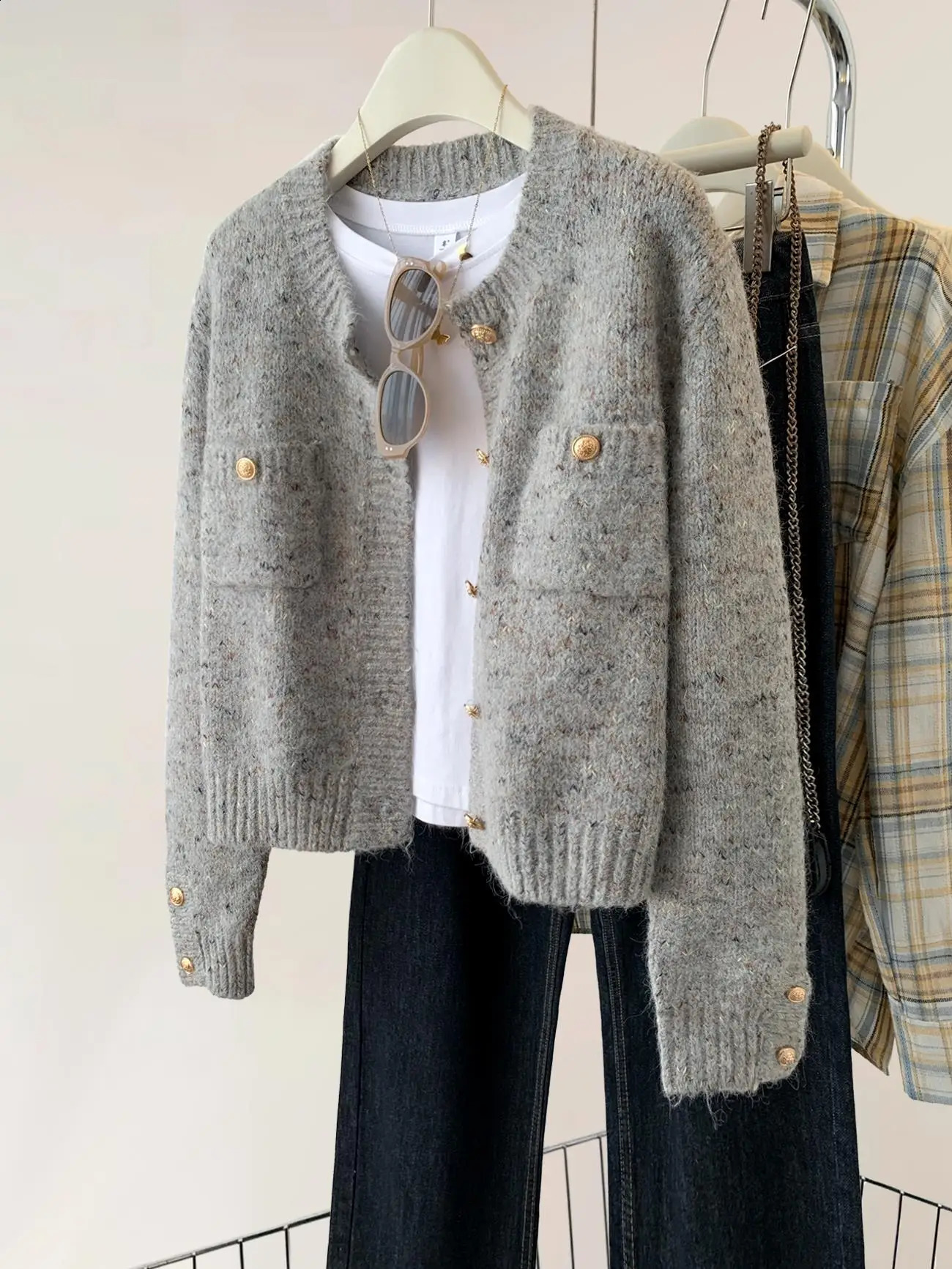 Golden button gray womens knitted cardigan wool sweater simple Oneck long sleeved jacket autumn spring office elegant knitting 240905