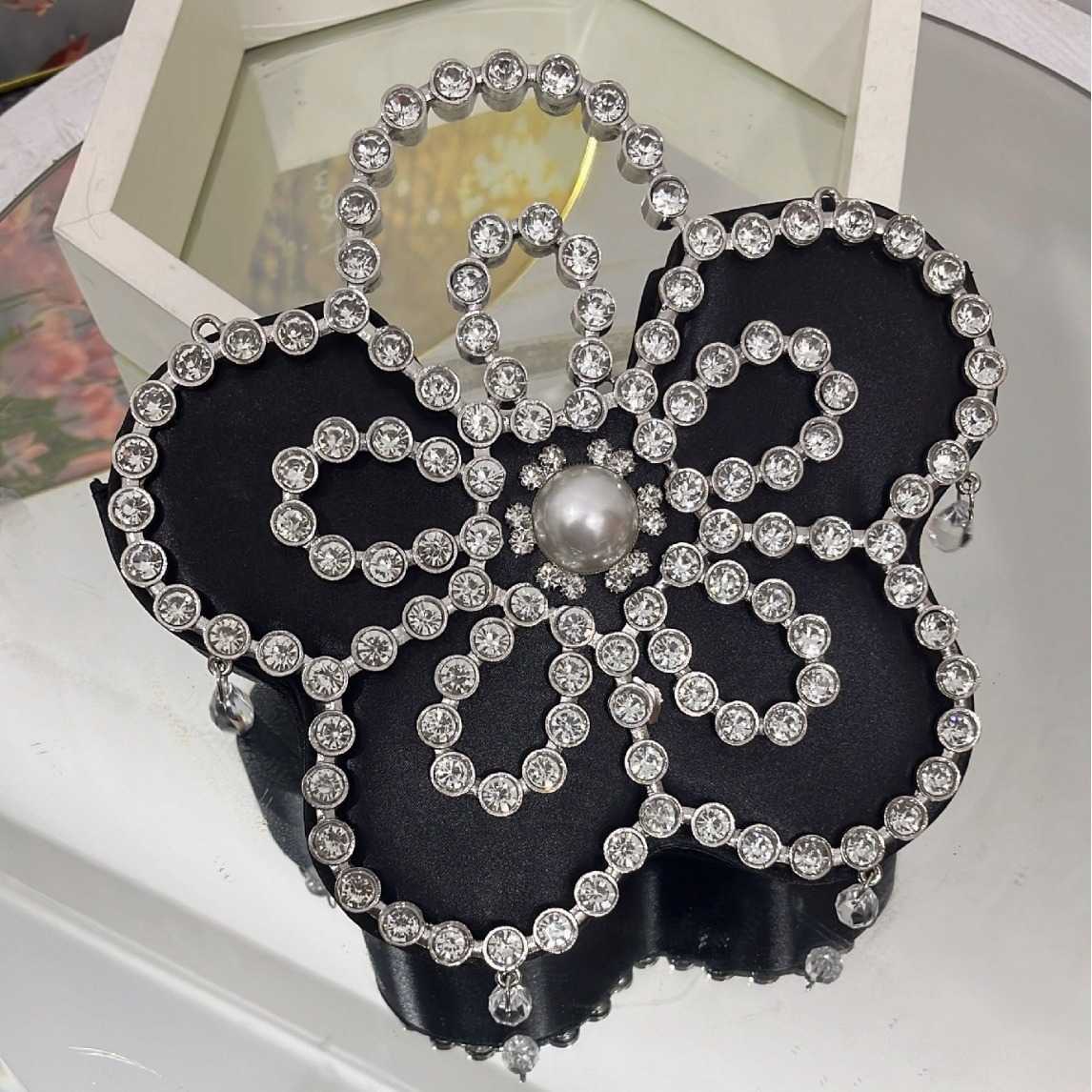 French Fairy Bag Bring Super Sparkling Diamond Flower Crossbody Bag Pearl Diamond Chain Versatile Handbag 240915