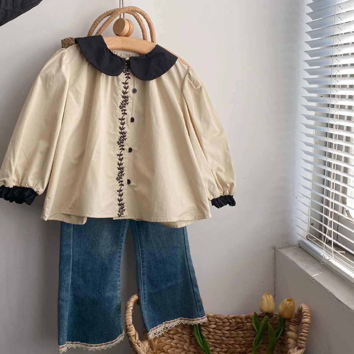 Blouses Girls Doll Collar Shirt Spring Season New Forest Baby Children Clothing Fashion Embroidery Shirt Simple Pocket Y240906