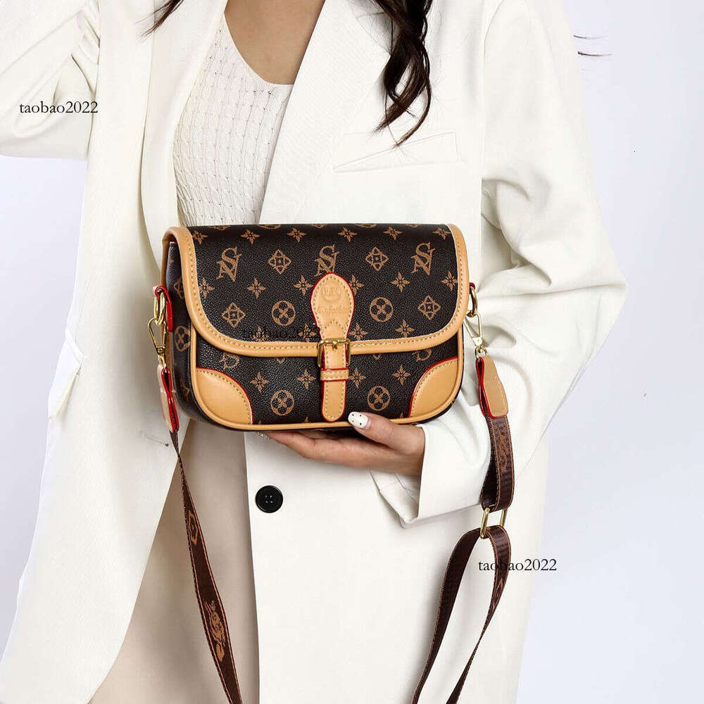 2024 Nurse Law Stick New High end Versatile Printed Single shoulder Crossbody Bag Fashion Underarm