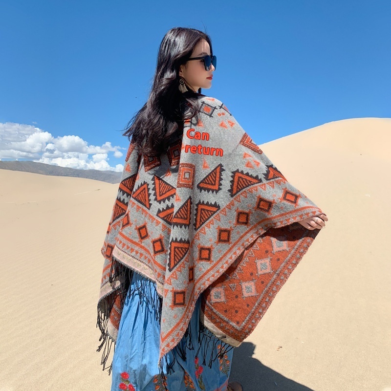 Great Northwest Ethnic Tourism Wear a Yunnan Grassland Desert Super Warm Cape Xizang