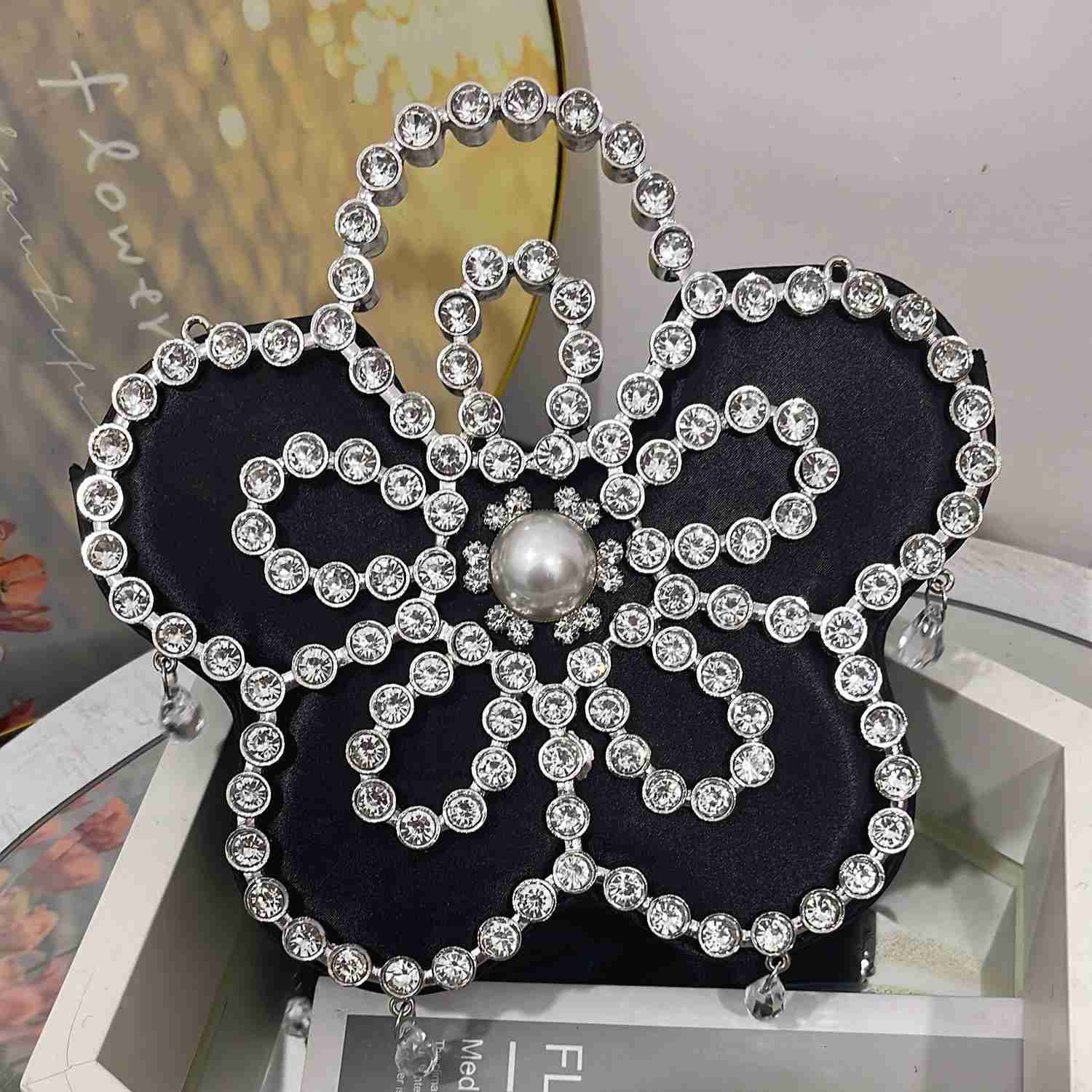 French Fairy Bag Bring Super Sparkling Diamond Flower Crossbody Bag Pearl Diamond Chain Versatile Handbag 240915