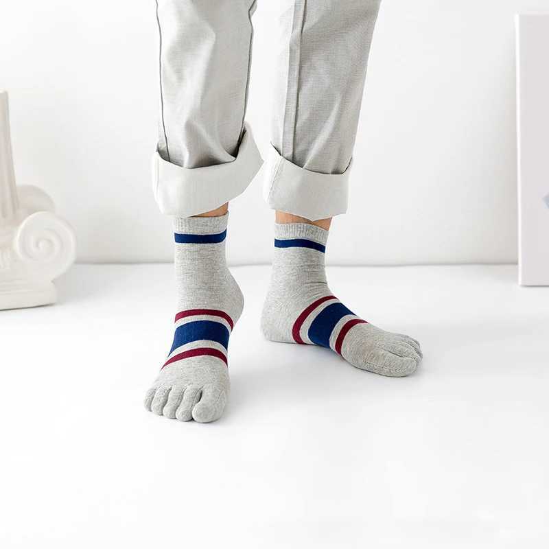 5 pairs of mens short toe socks with cotton stripes for business youthful casual fashionable sweat absorbing breathable party dress 5-finger socks W24