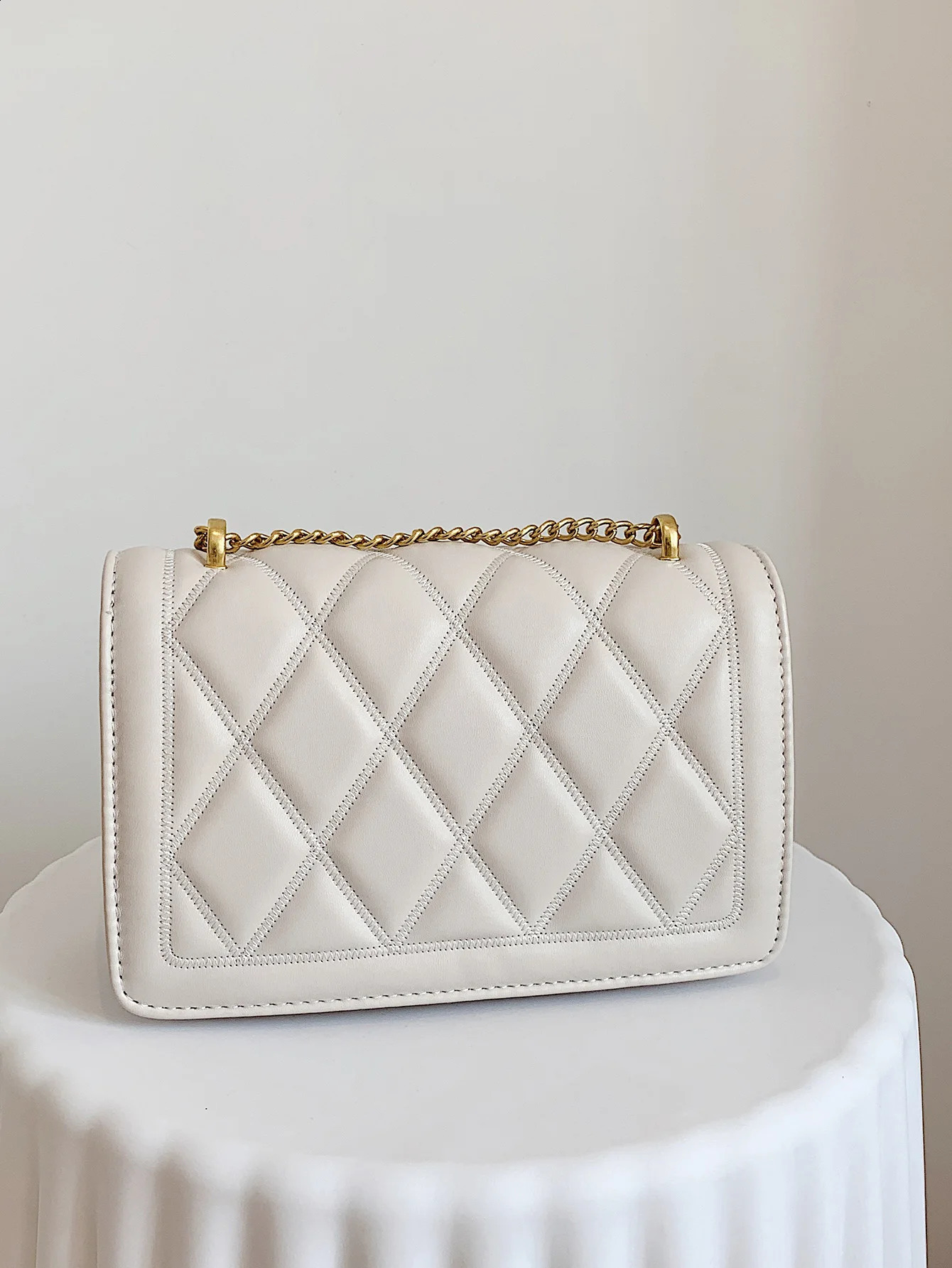 Stylish Quilted Flap Shoulder Bag With Metal Chain Strap y240906