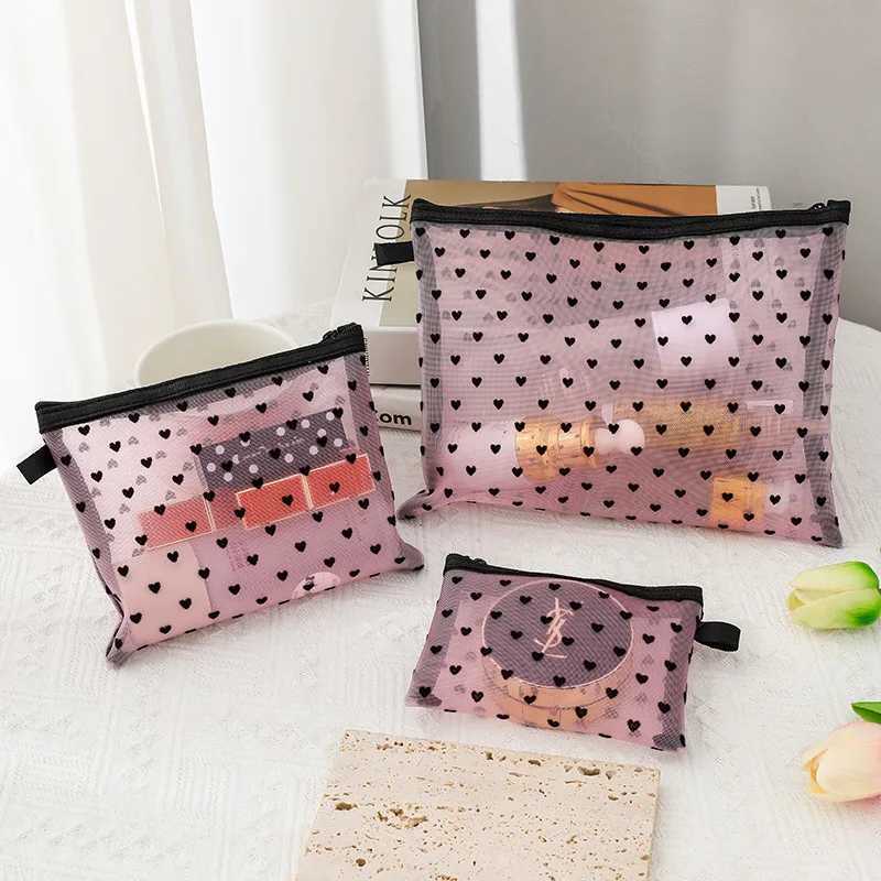 One hot mini transparent heart shaped cosmetic bag Womens portable lipstick cosmetic storage bag Ins transparent Ctue small cosmetic bag W240905