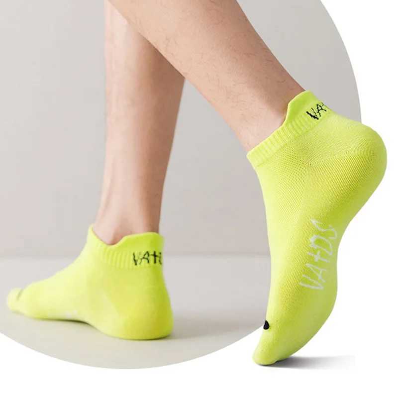 5 pairs of bright colored ankle plain socks for men breathable street fashion sports deodorant invisible travel running socks W240905