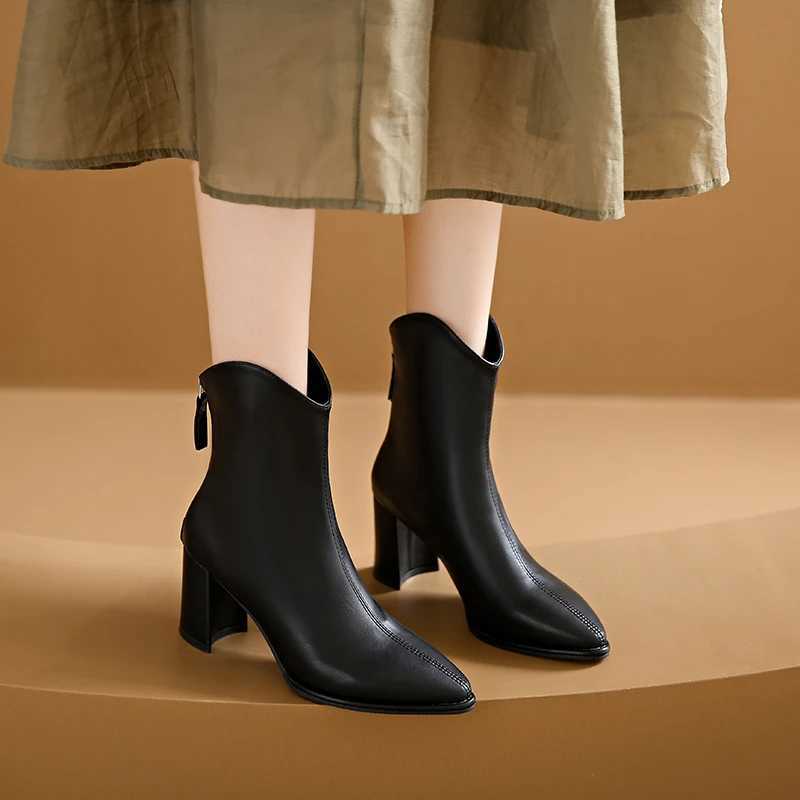 2023 Winter New Fashion Pointed Leather Top with Rear Zipper Large Comfortable Bare Boots Womens Boots CL240906