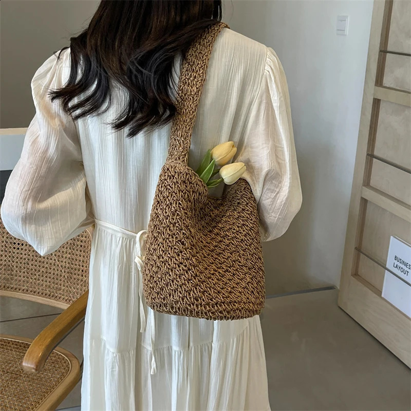 Korean Handmade Woven Bag Large Capacity Grass One Shoulder Handheld Womens Bucket Beach 240906