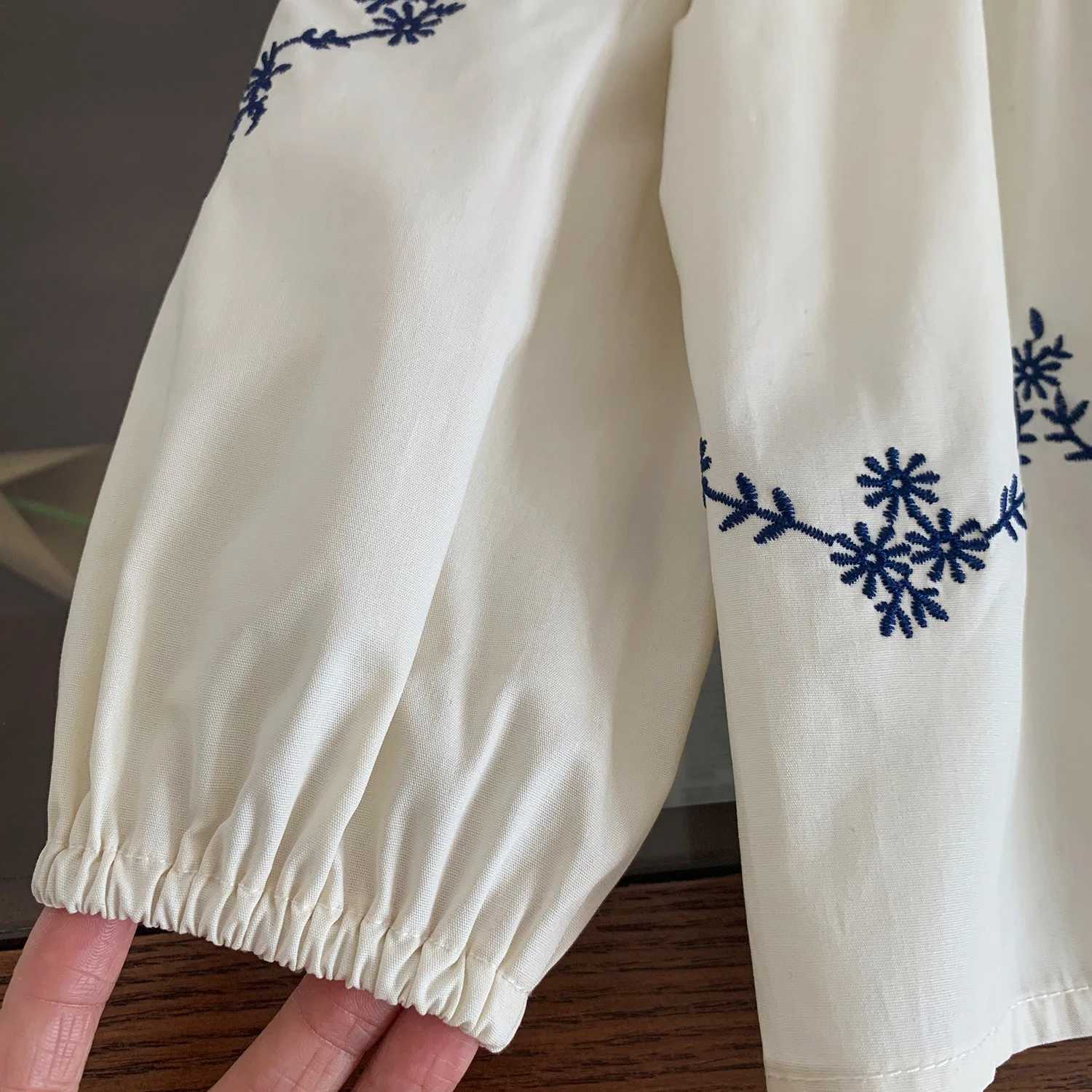 2024 Spring New Korean Girls Long Sleeve Embroidered Doll Casual Fashion All-match Simple Square Collar Loose Shirt Y240906