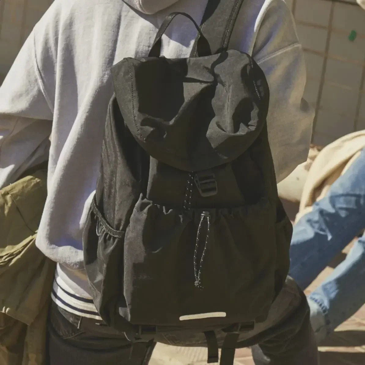 Shoulder strap flap pull rod Korean unisex nylon backpack fashion outdoor sports travel mens youth school 240906