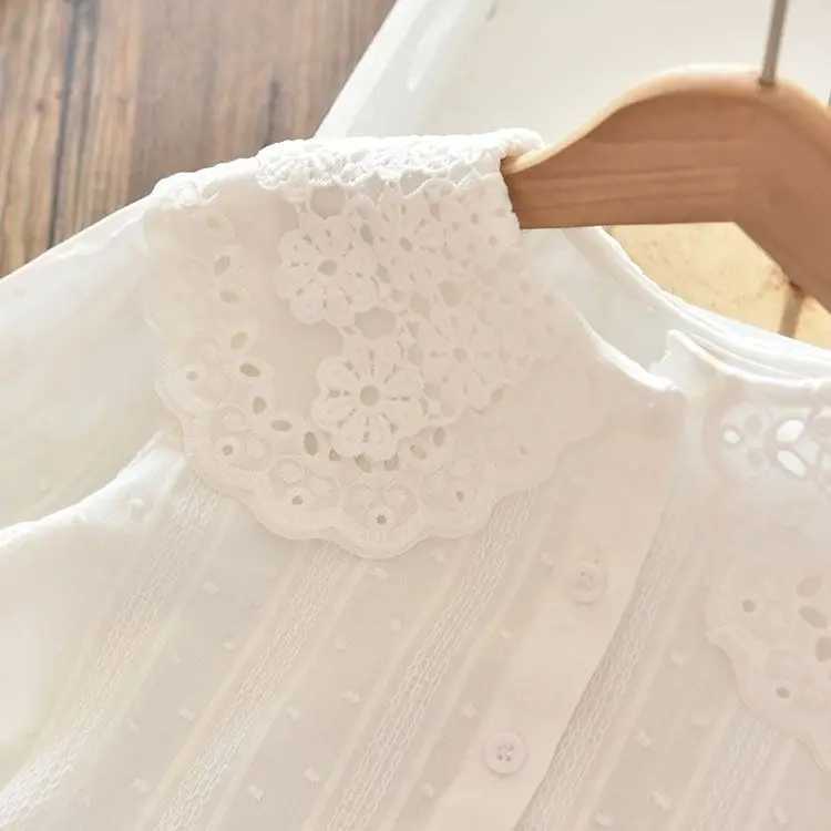 Blouses Girl Undershirt Shirt Baby Lace Korean Shirt Fashion Children Cotton Tops 2024 Turn Down Collar Button Sweet Y240906