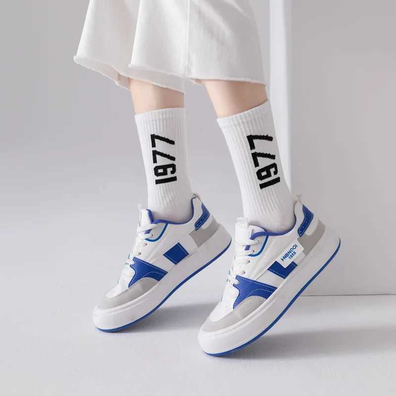 4 Pairs Hip Hop Socks Men Women Cotton Skateboard Fashion Alphabet Gift Socks Couple Sports Casual Breathable Luxury Socks 38-45 Y240906