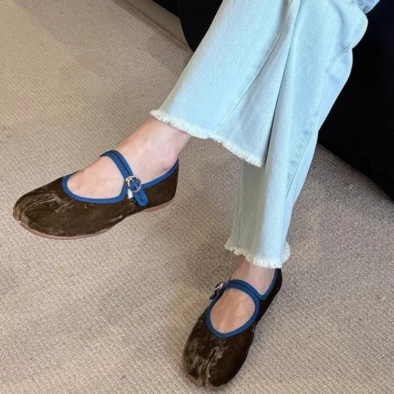 2024 Tabi Ninja Women Round Spilt Toe Shallow Buckle Casual Ballet Autumn Eelgant Dress Flats Heel Mary Jane Shoes 240906