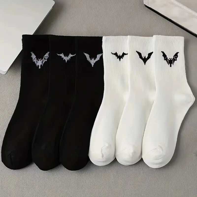 6 pairs of black and white bat mode tube sock combination W240905