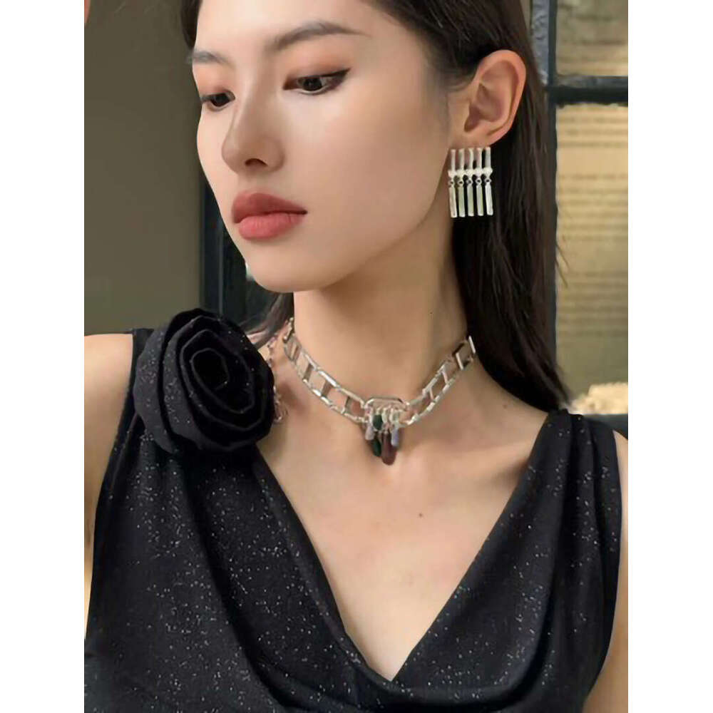 Naked waist sexy black flower vest 2024 summer new ins fashionable design pure desire style slimming