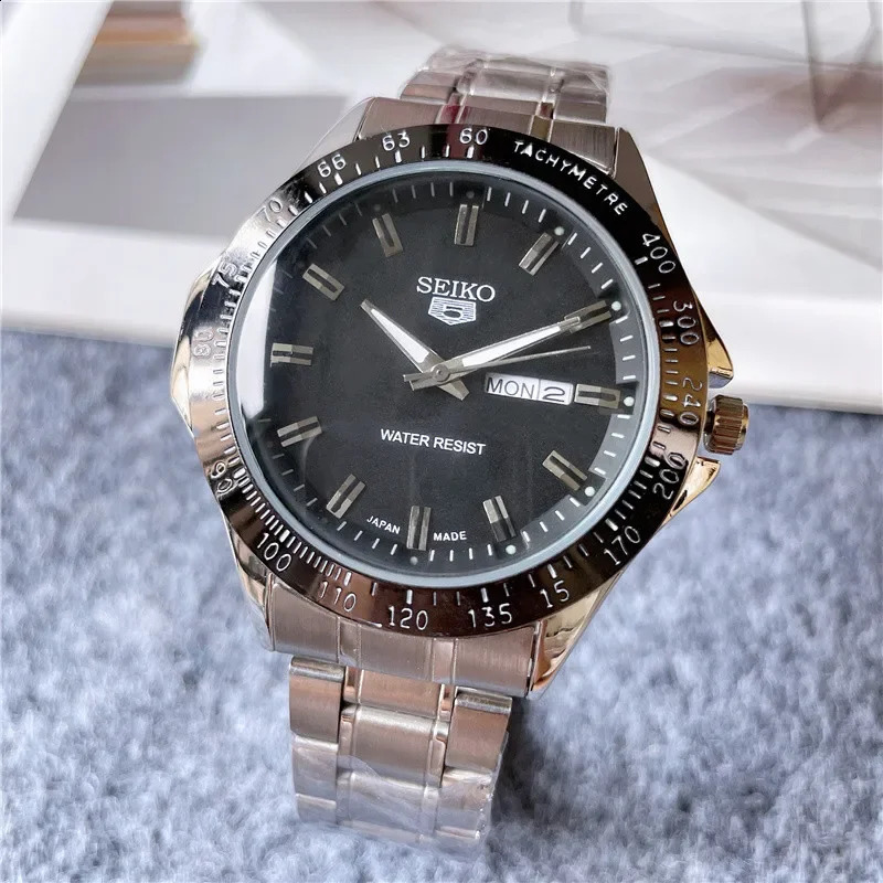 2024 Chronograph Luxury Multifunctional Stainless Steel NonMechanical Quartz Belt Mens Sport Watch with Gift Box y240716