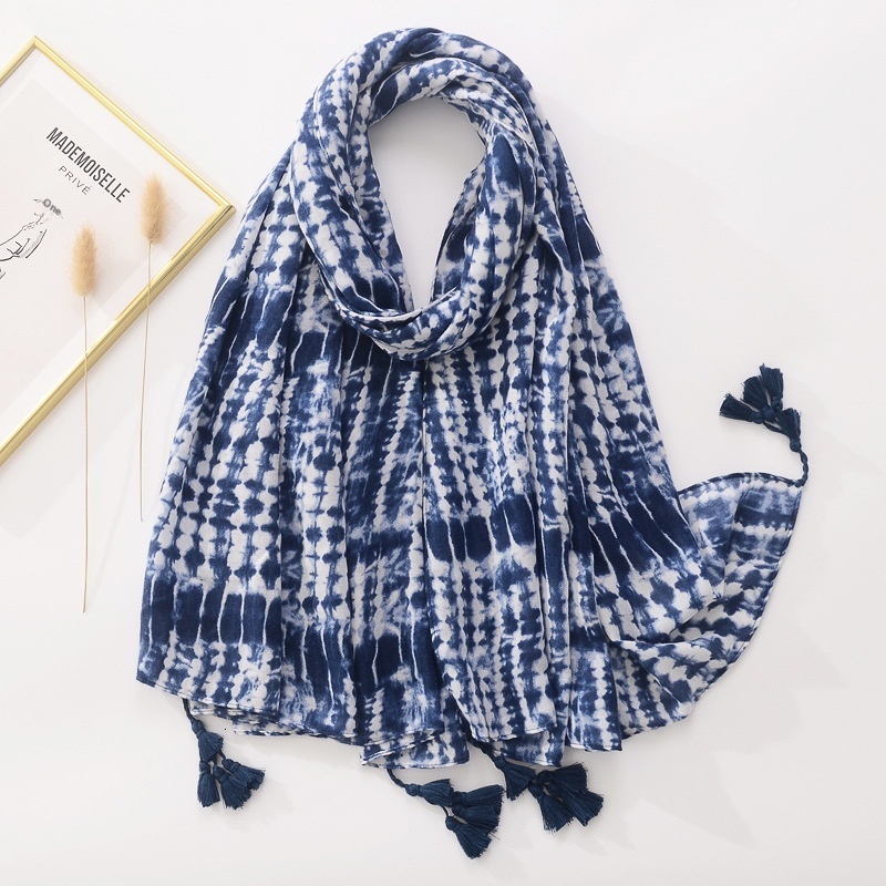 New hot selling blue and white tie dye cotton and linen hand feel scarf, Yunnan Lijiang retro cultural tourism sunscreen shawl