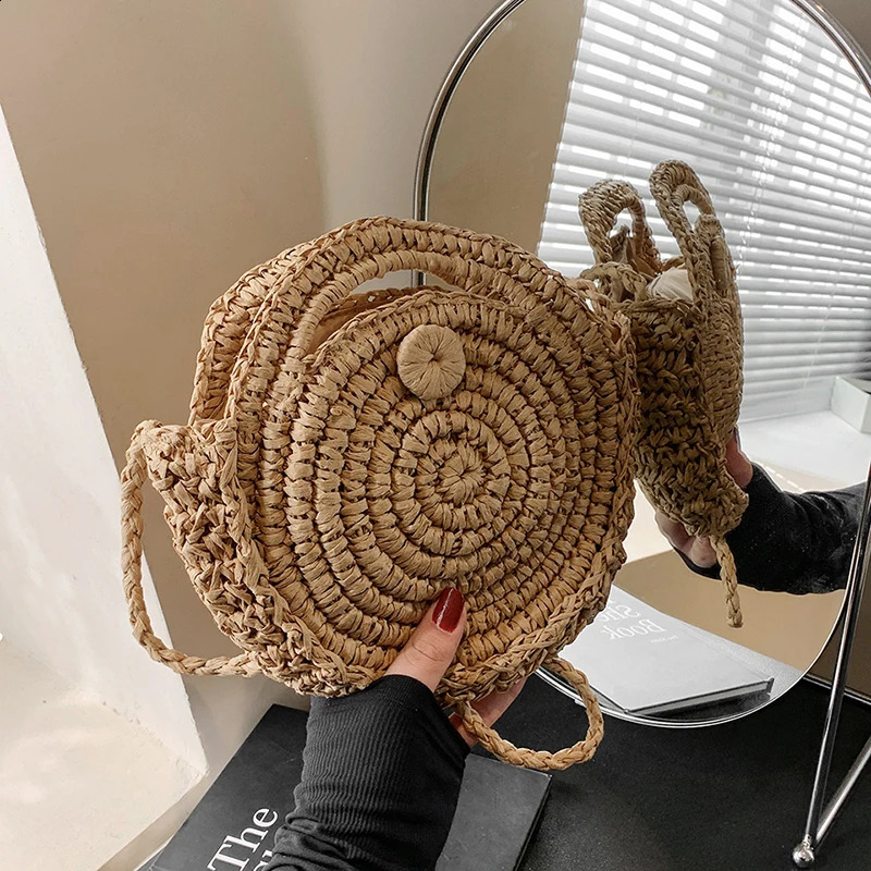 Straw round shoulder bag 2024 summer Hawaii handwoven straw holiday beach womens handbag 240906