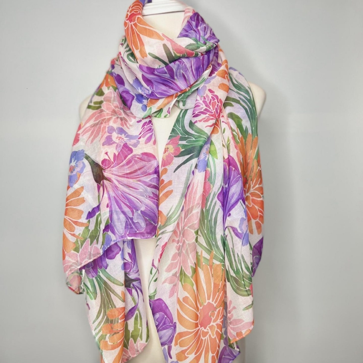 Autumn/Winter Fashion Artistic Floral Wool Pashmina Scarf for Women